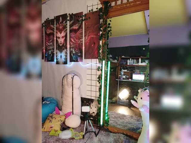 -Yourgirl's BongaCams show and profile