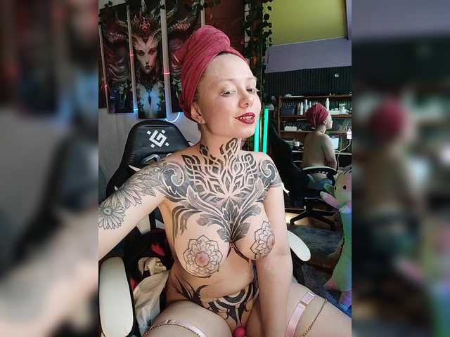 -Yourgirl's BongaCams show and profile