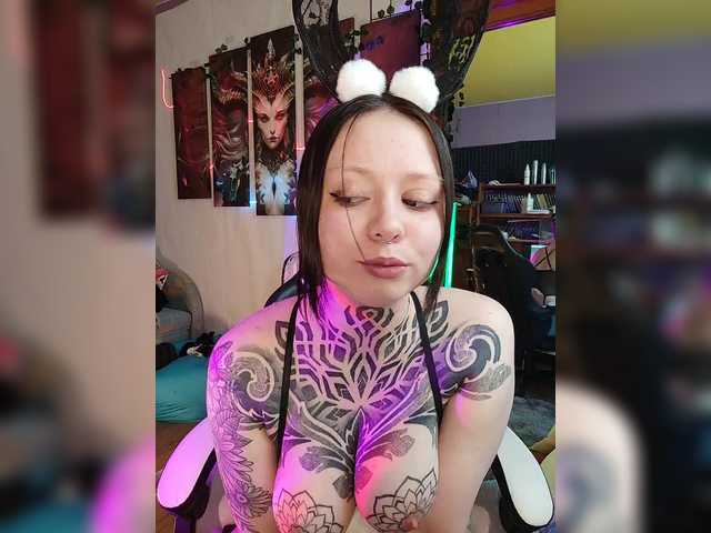 -Yourgirl's BongaCams show and profile