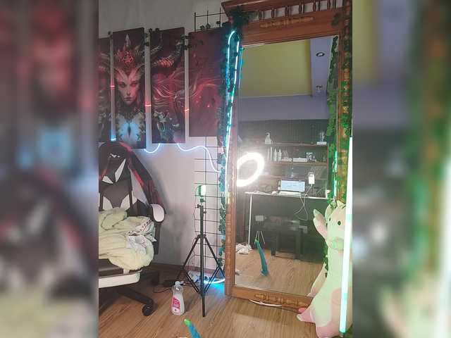 -Yourgirl's BongaCams show and profile