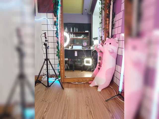 -Yourgirl's BongaCams show and profile