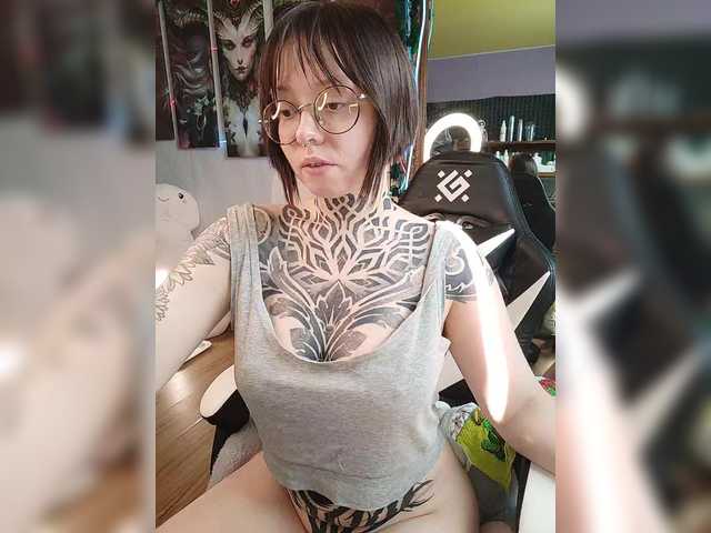 -Yourgirl's BongaCams show and profile