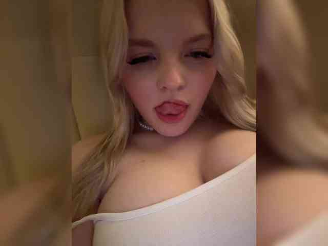 sakuraans webcam