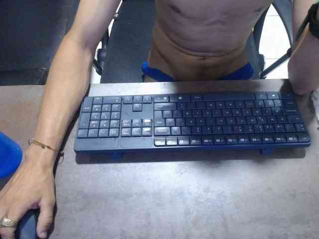 oscar-wolf Live Webcam on BongaCams