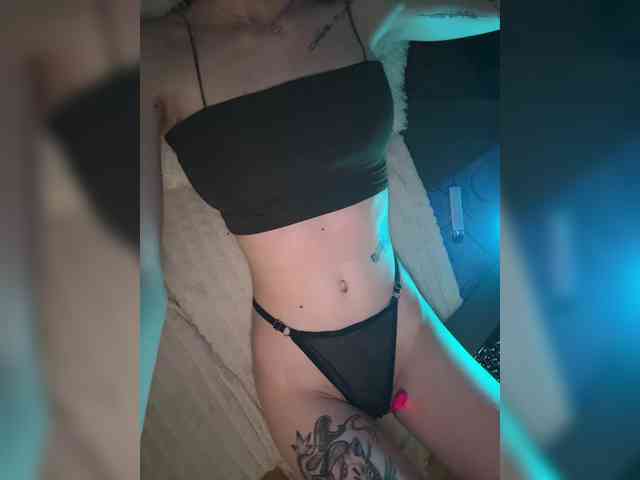HorneyDiwazz webcam