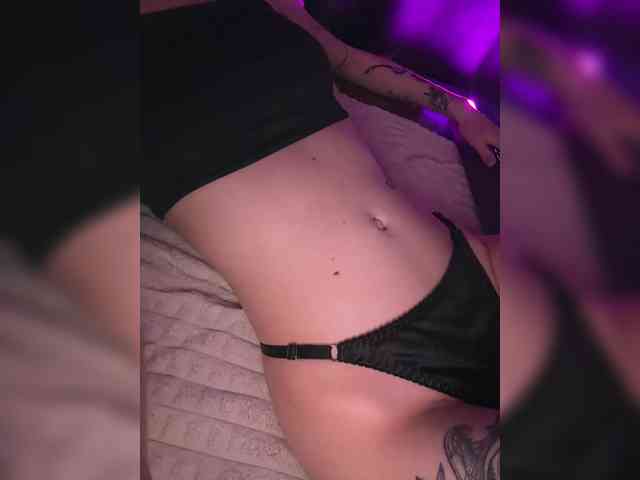 HorneyDiwazz webcam