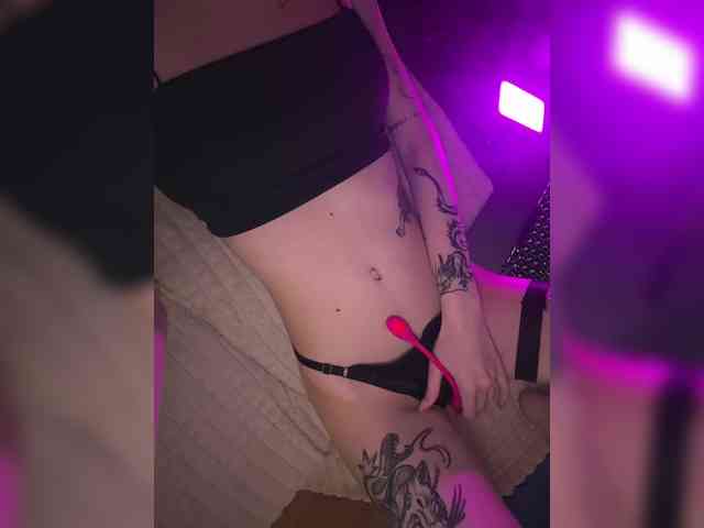HorneyDiwazz webcam