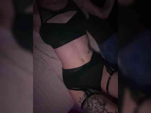 HorneyDiwazz webcam