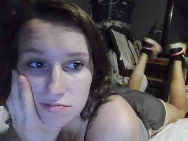 Brunettebabexo3a webcam