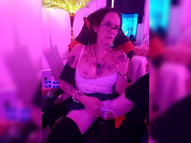 Fecfec91111's BongaCams show and profile