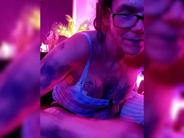 Fecfec91111's BongaCams show and profile