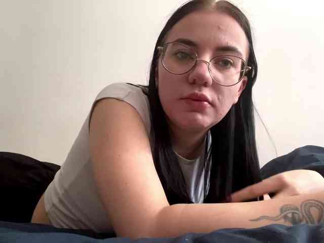 CrimsonKiss webcam