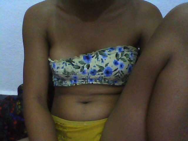 Reine2delice webcam bongacams model stream image