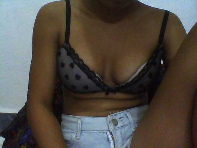 Reine2delice webcam bongacams model stream image