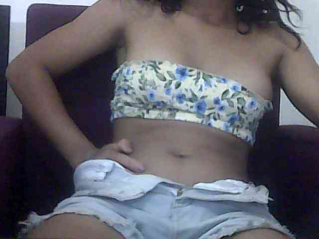 Reine2delice Live Webcam on BongaCams