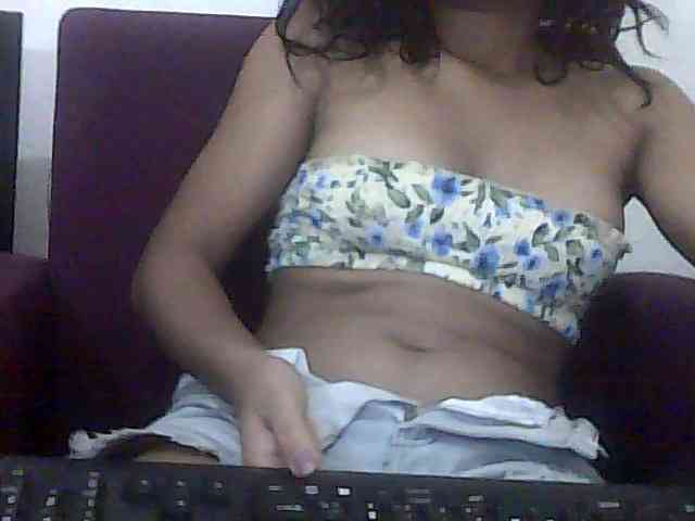 Reine2delice Live Webcam on BongaCams