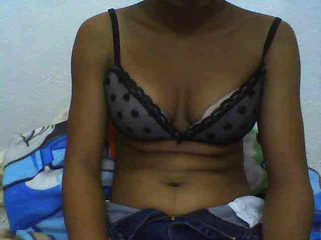 Reine2delice Live Webcam on BongaCams