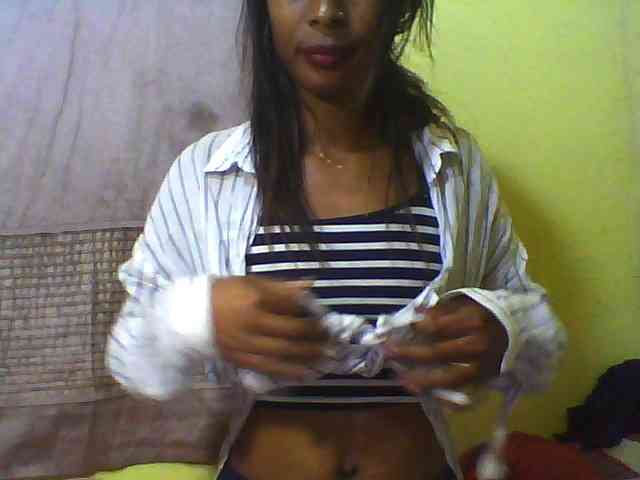 Reine2delice Live Webcam on BongaCams