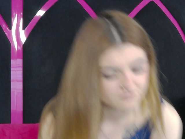 Evelisse's BongaCams show and profile