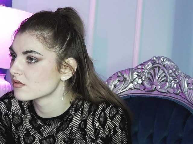 Evelisse's BongaCams show and profile