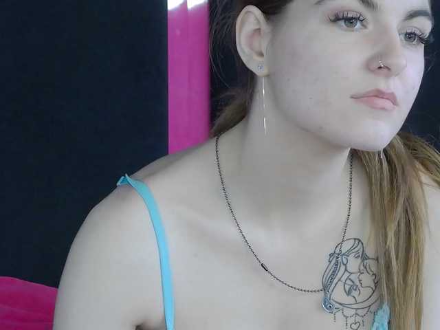 Evelisse's BongaCams show and profile