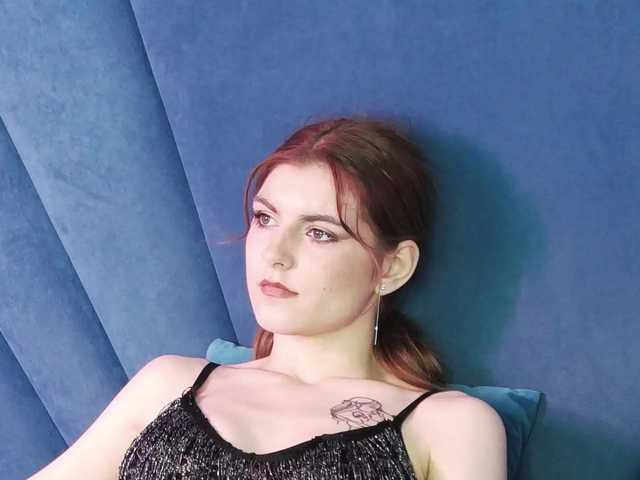 Evelisse's BongaCams show and profile