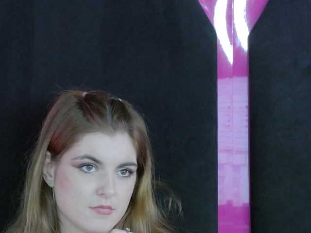 Evelisse's BongaCams show and profile