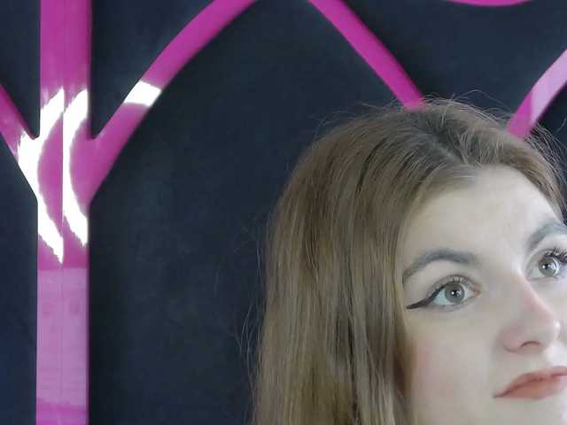 Evelisse's BongaCams show and profile