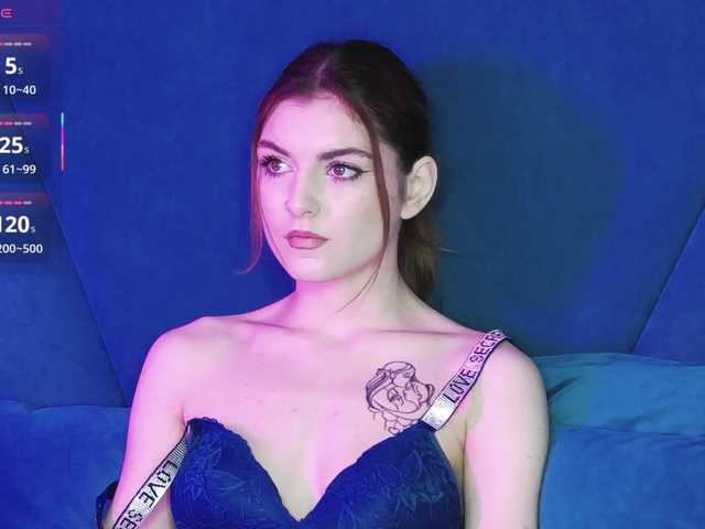 Evelisse's BongaCams show and profile