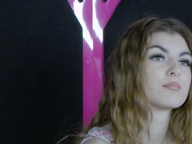 Evelisse's BongaCams show and profile