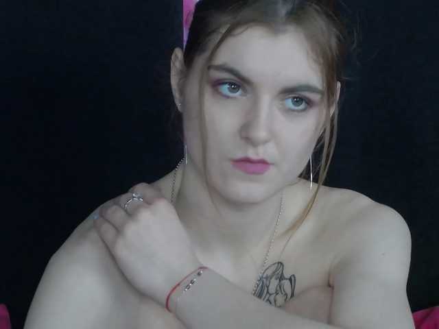 Evelisse's BongaCams show and profile