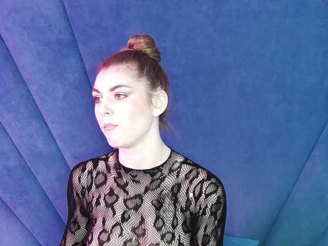 Evelisse's BongaCams show and profile