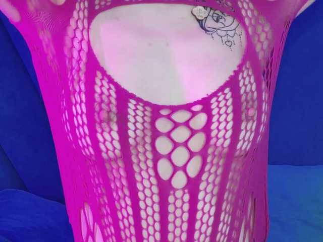 Evelisse's BongaCams show and profile