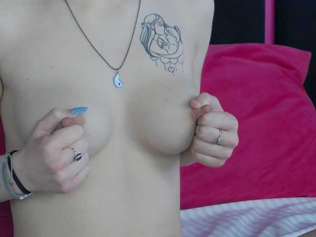 Evelisse's BongaCams show and profile