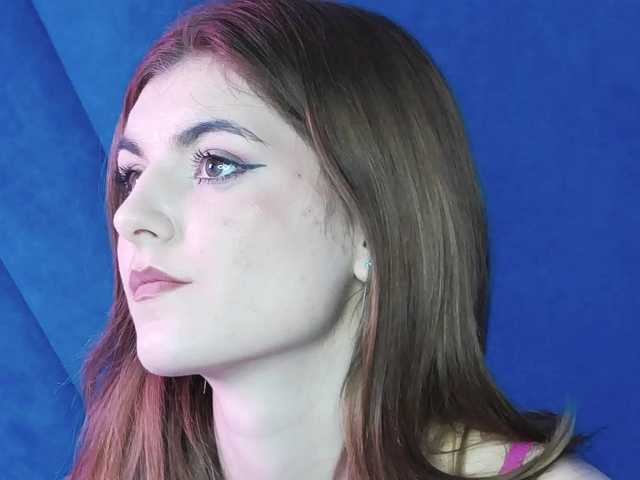 Evelisse's BongaCams show and profile