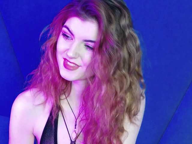 Evelisse's BongaCams show and profile