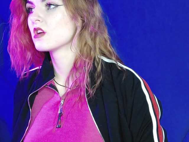 Evelisse's BongaCams show and profile