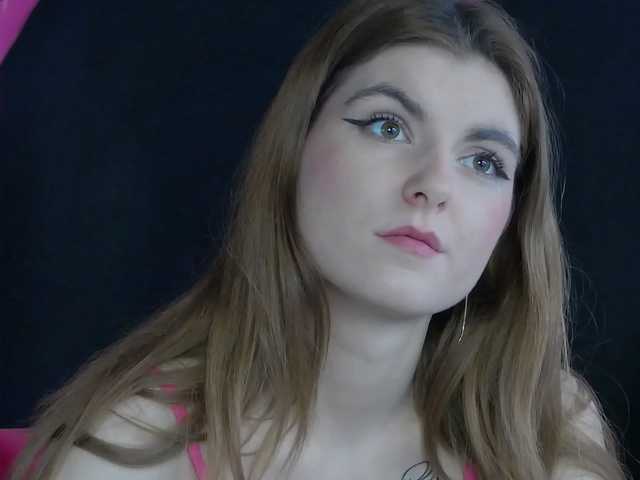 Evelisse's BongaCams show and profile