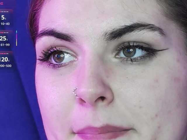 Evelisse's BongaCams show and profile