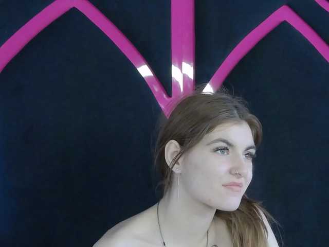 Evelisse's BongaCams show and profile