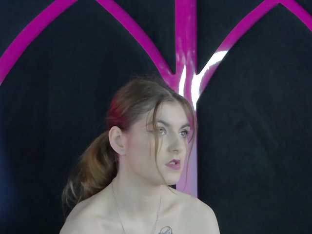 Evelisse's BongaCams show and profile