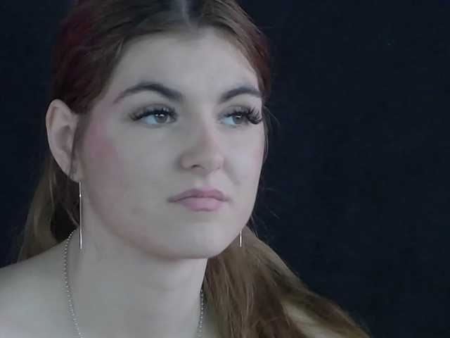 Evelisse's BongaCams show and profile