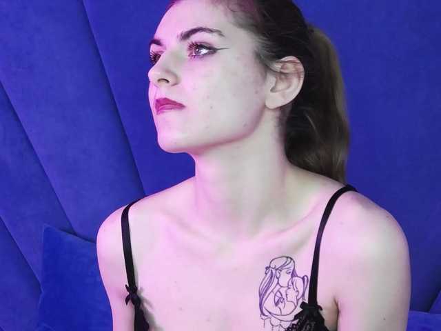 Evelisse's BongaCams show and profile