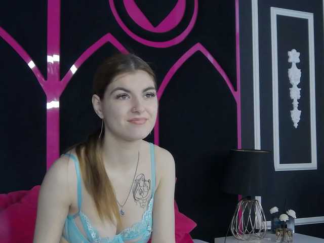 Evelisse's BongaCams show and profile