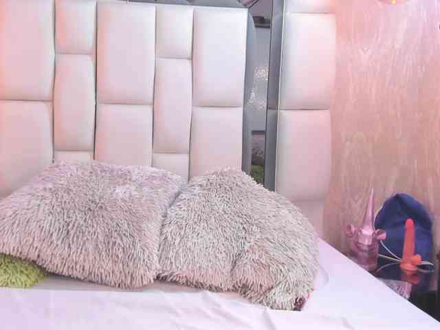 Miss-Karoline webcam