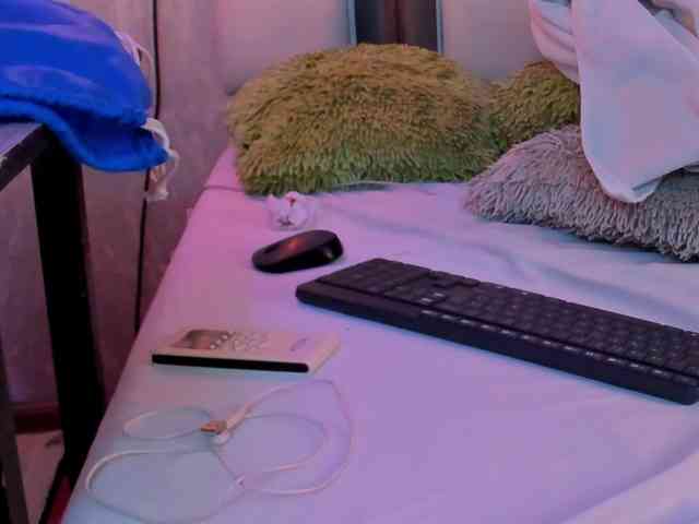 Miss-Karoline webcam