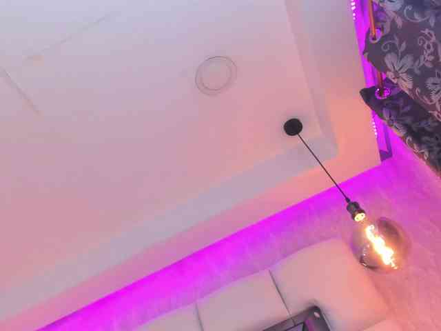 Miss-Karoline webcam