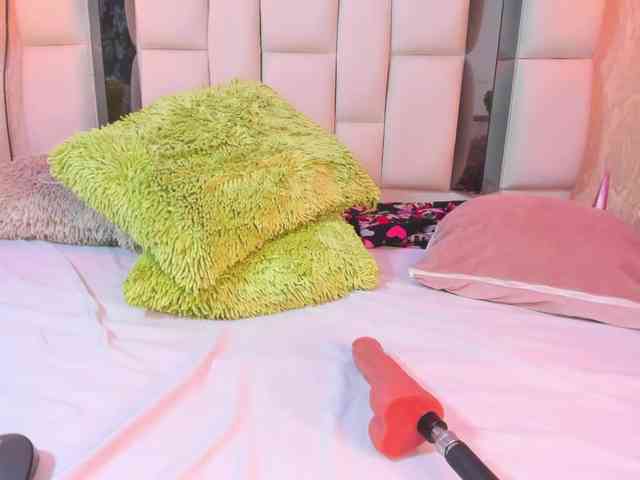 Miss-Karoline webcam