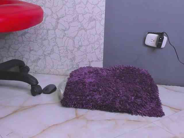 Miss-Karoline webcam