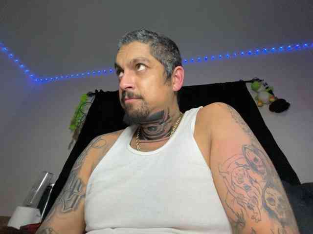 Vision85 Live Webcam on BongaCams